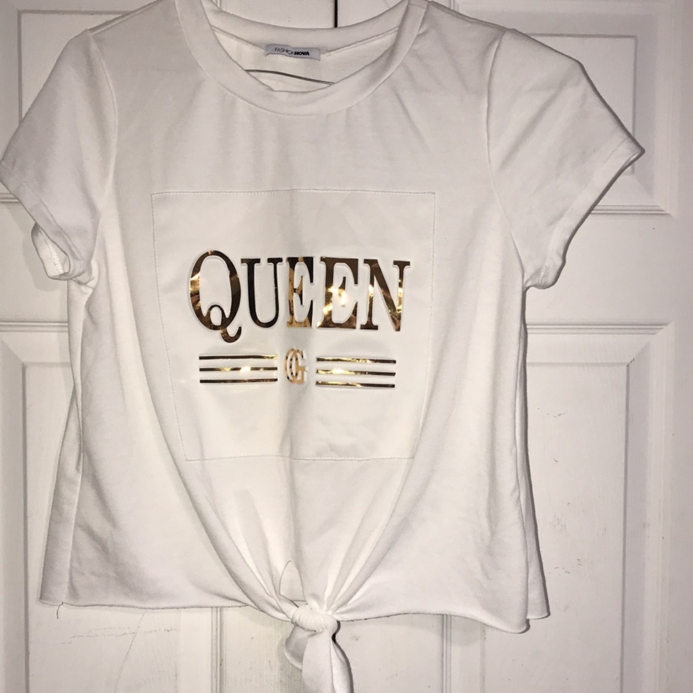 Women’s “Queen “ Knotted Tee